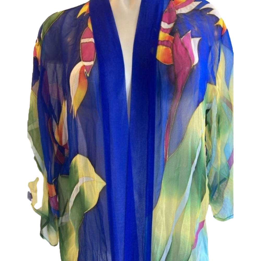 TAN ART  to wear multicolored thin silk blouse.